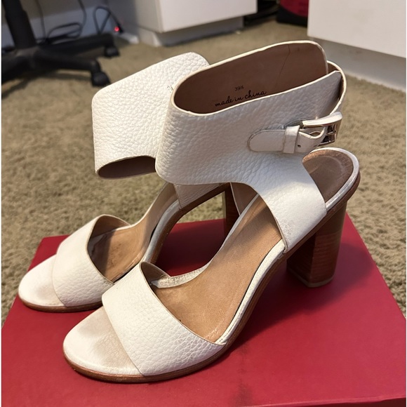 Joie Opal Sandals. Owned by Hayley Hubbard wife of Tyler of Florida Georgia Line - Picture 2 of 8